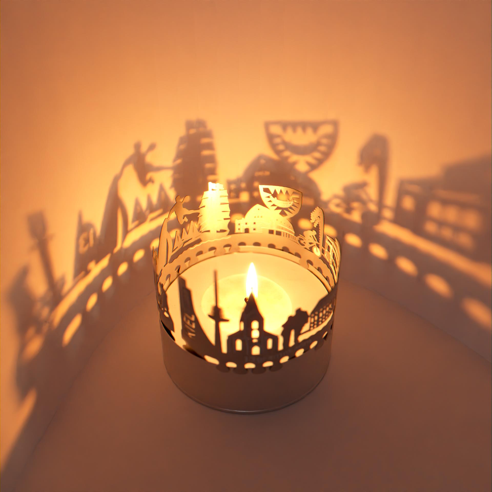 137_kiel_stimmungslicht_dekoration_souvenir_marine-denkmal_fernsehturm_nikolaikirche_kleiner-kiel_schifffahrtsmuseum_kieler-woche_windjammerparade