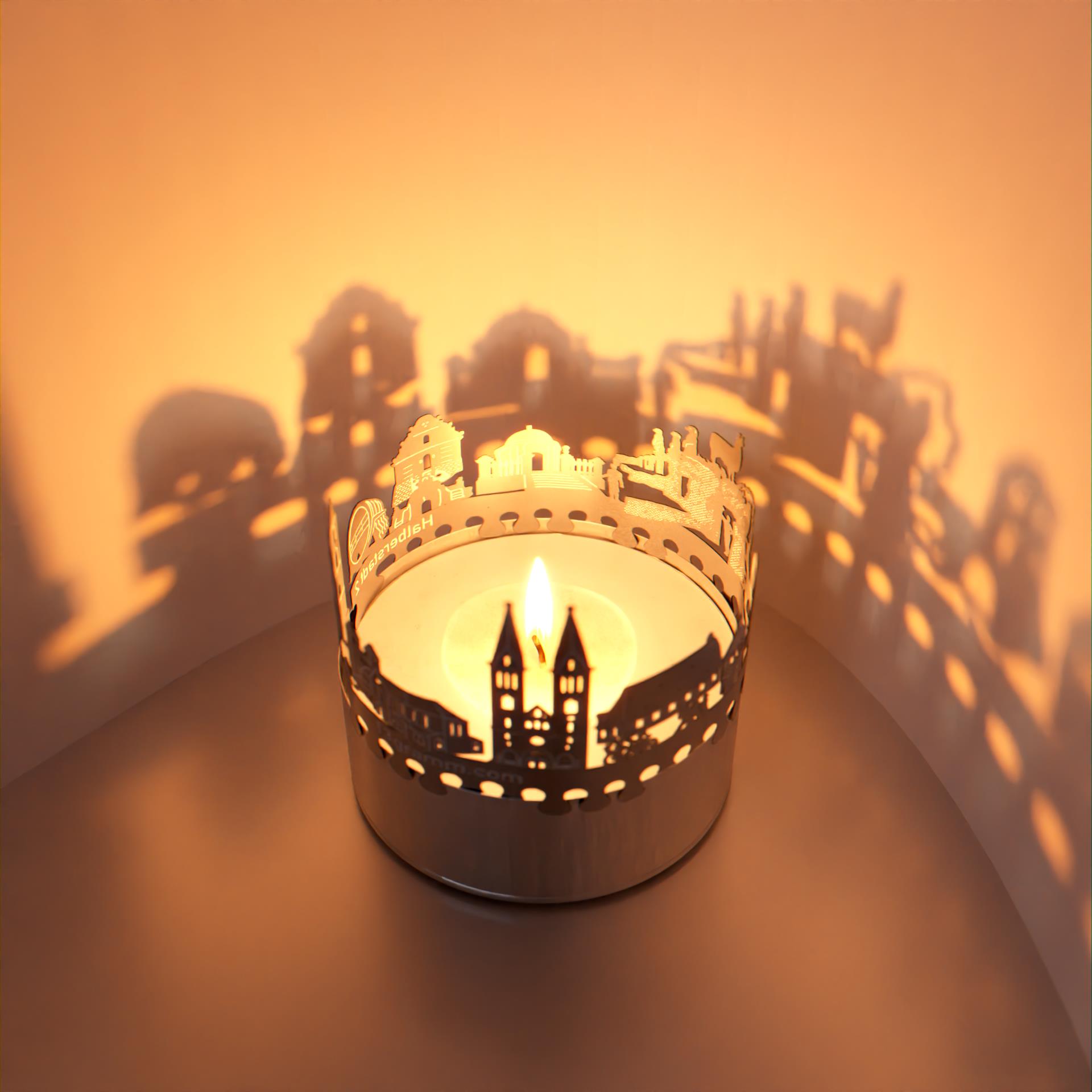 144_halberstadt_motivkerze_schattenspiel_skyline_touristen_stimmungslicht_geschenkidee_atmosphaerisches-licht_sehenswuerdigkeiten_postkarte