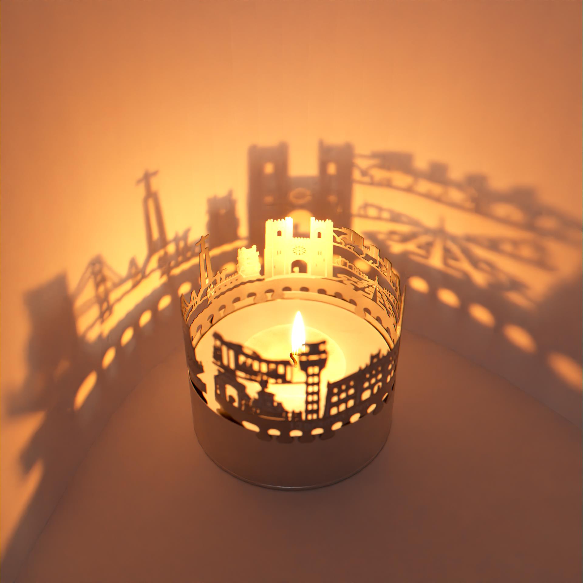 148_castle-of-sao-jorge_lissabon_motivkerze_schattenprojektion_teelicht_postkarte_souvenir_portugal_geschenkidee_beleuchtung_stadtansicht_wahrzeichen