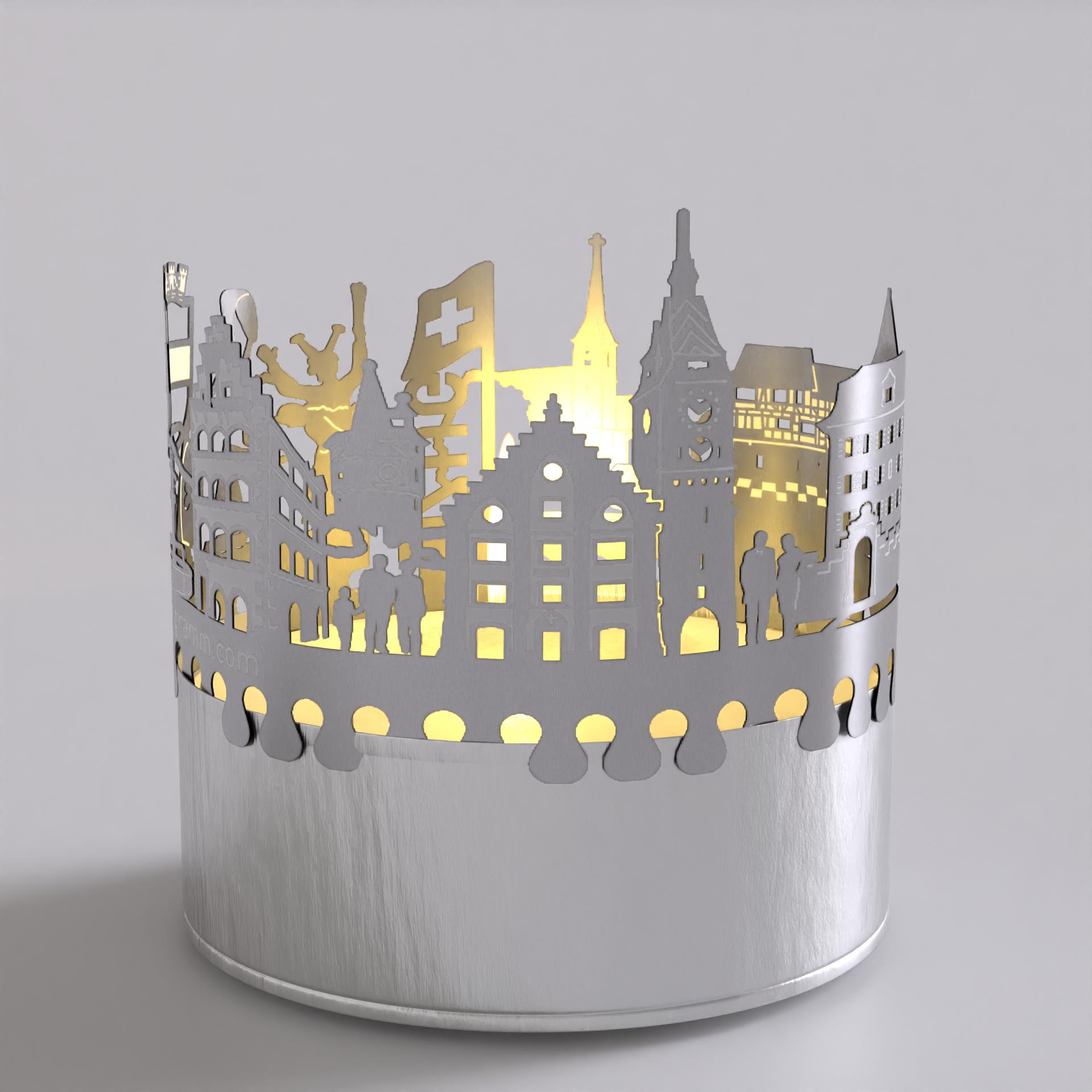 163_atmosphaerisches-licht_zug_teelicht-windlicht_zug-motiv_souvenir_postkarte_stimmungsvolle-beleuchtung_zuger-see_kolinplatz_burg-zug_huwilerturm