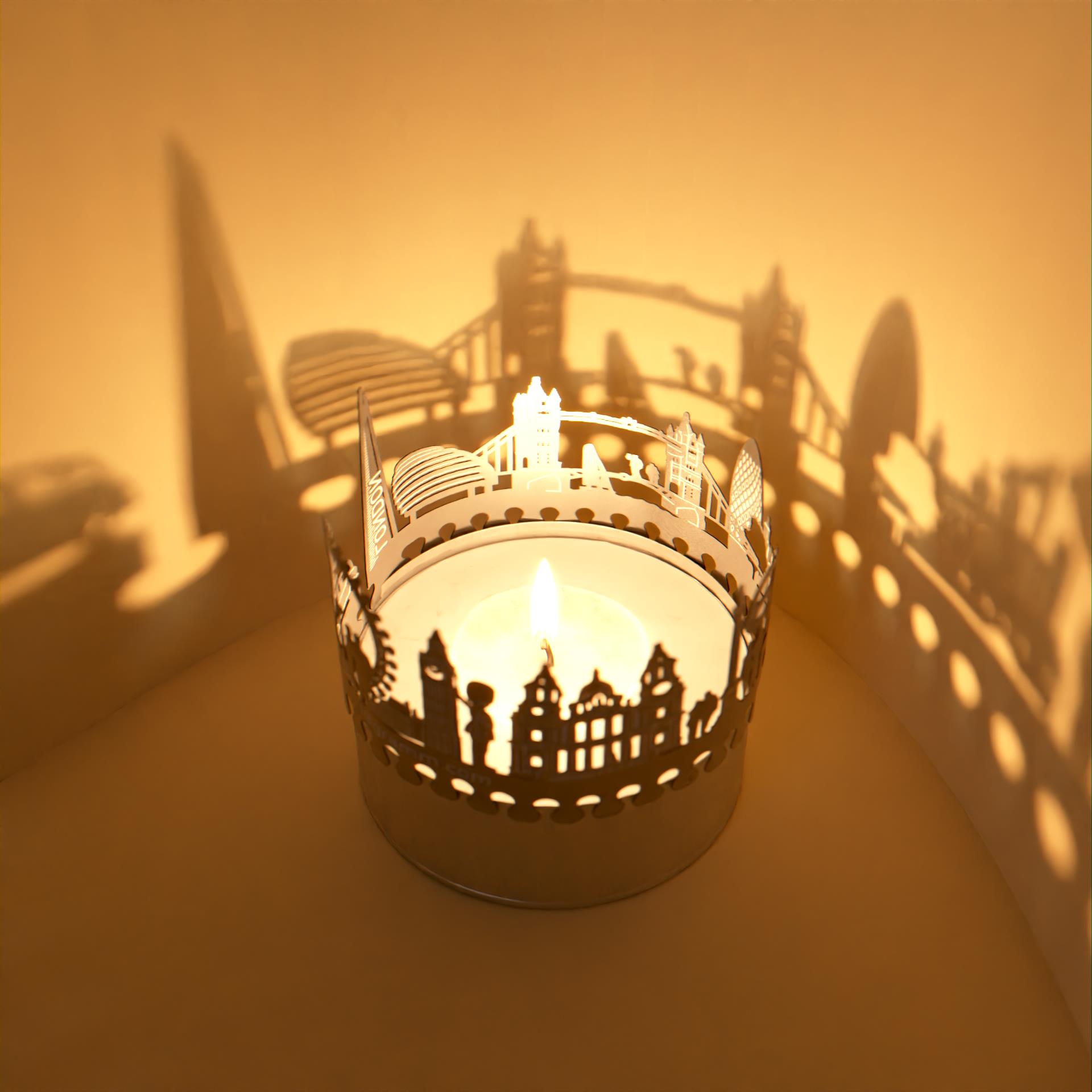 164_londoner-flair_mitbringsel_souvenir_postkarte_teelicht-windlicht_london-eye_big-ben_tower-of-london_trafalgar-square_buckingham-palace