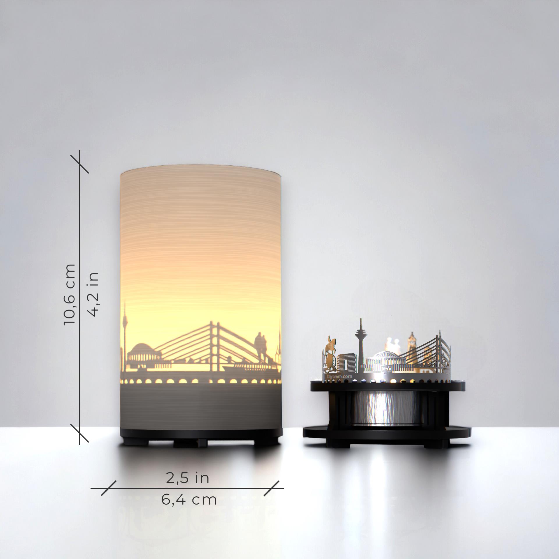 3133_duesseldorf_teelicht-windlicht_motivkerze_skyline_schattenspiel_souvenir_postkarte_rheintrum_tonhalle_rheinknie-bruecke_stl_lambertus_schlossturm