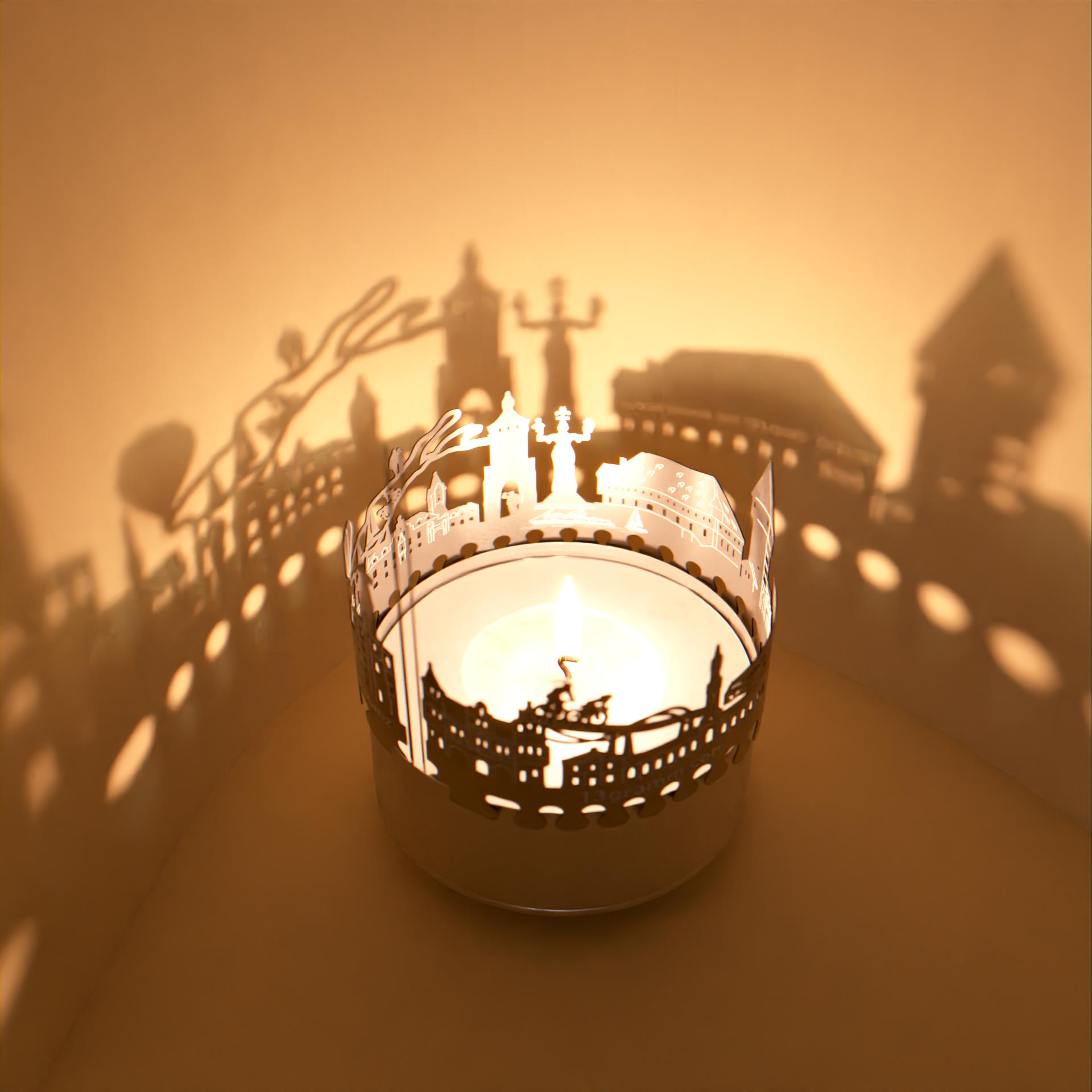 439_konstanz_motivkerze_schattenspiel_souvenir_postkarte_city-light_skyline_stimmungslicht_geschenkidee_bodensee_stadtansicht_touristenattraktionen